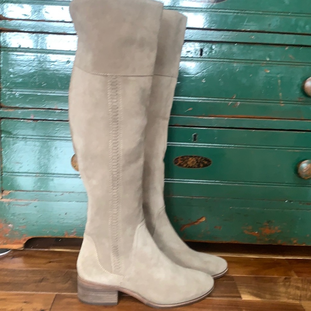 New with tags Vince Camuto tall boots
